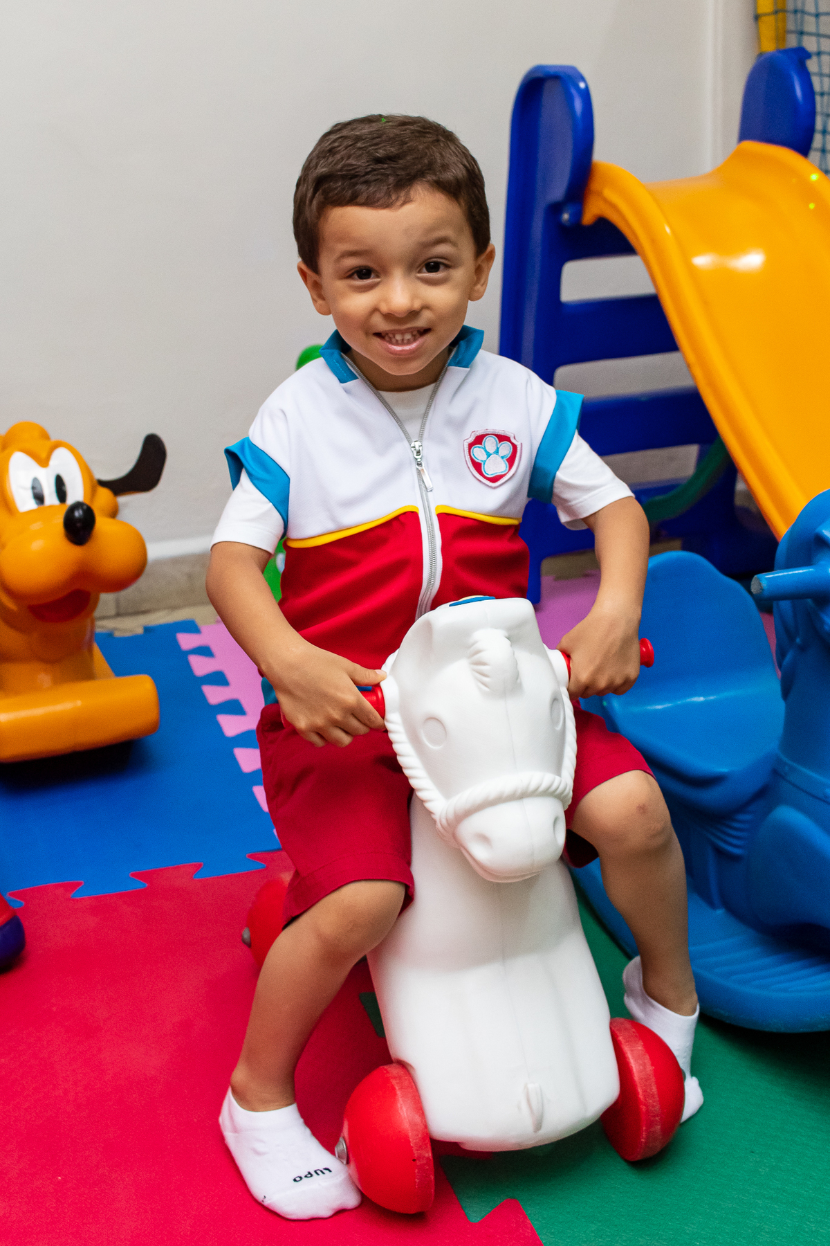 Brincando de cavalinho.