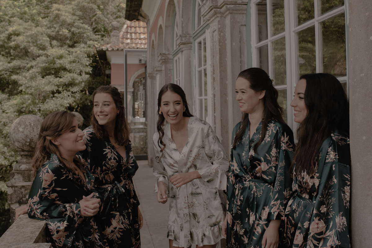 girls on wedding