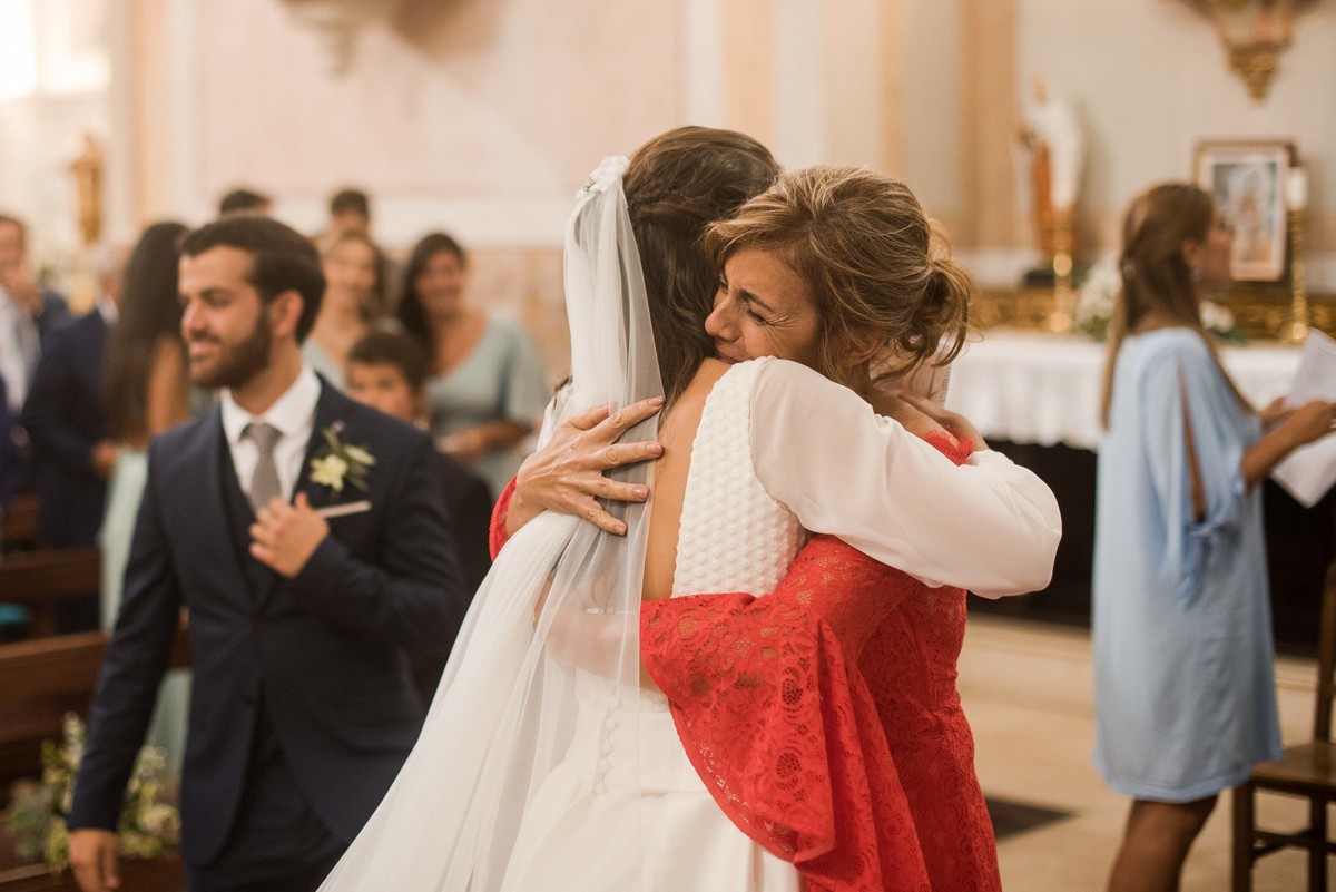 abraço da mãe da noiva