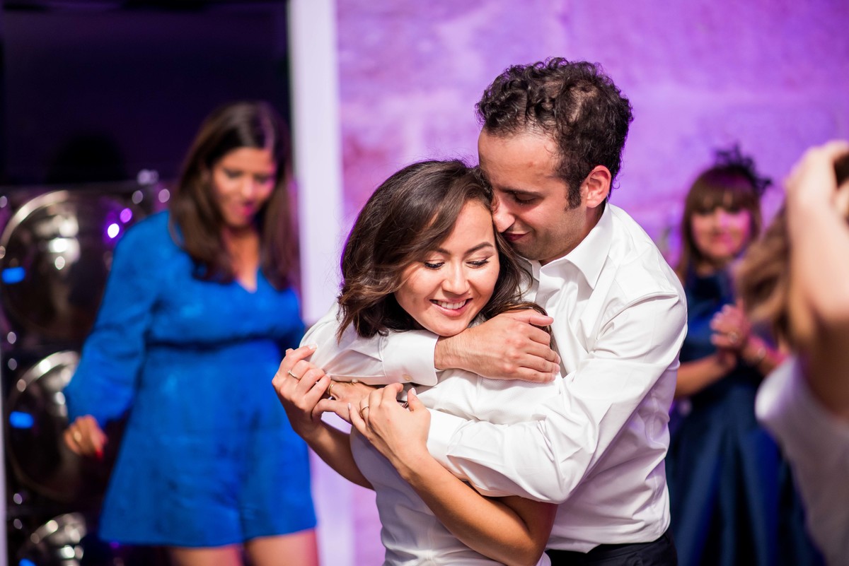 noivos a dançar 