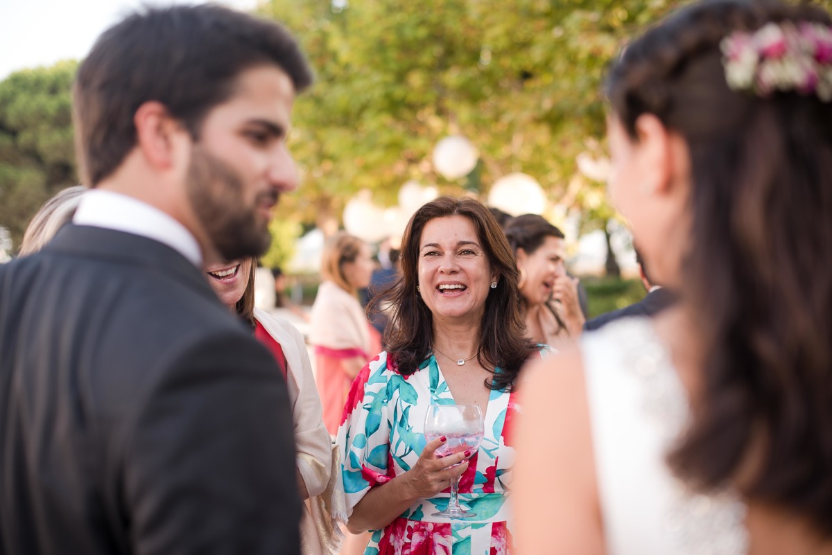 amigos e familiares durante o cocktail