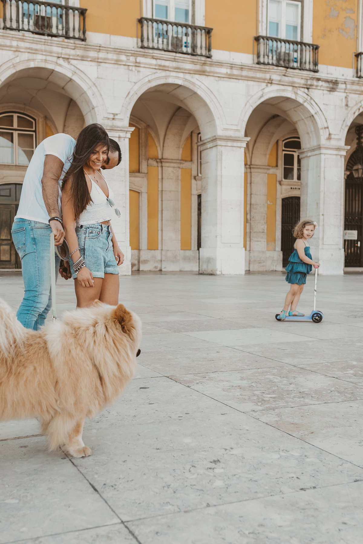 Casal na Praça do Comércio