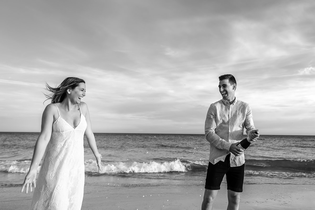 Noivos na Praia em Sessão