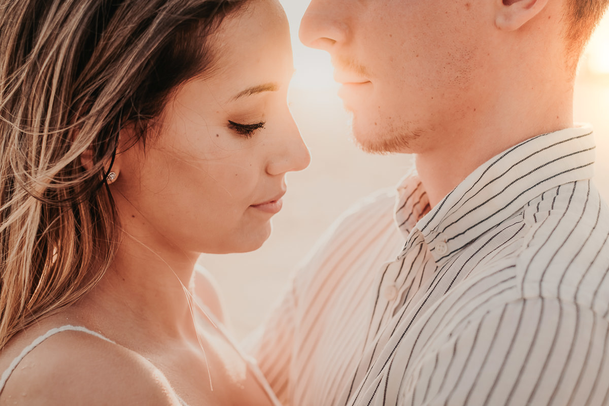 Sessão de Noivado ao Pôr do Sol