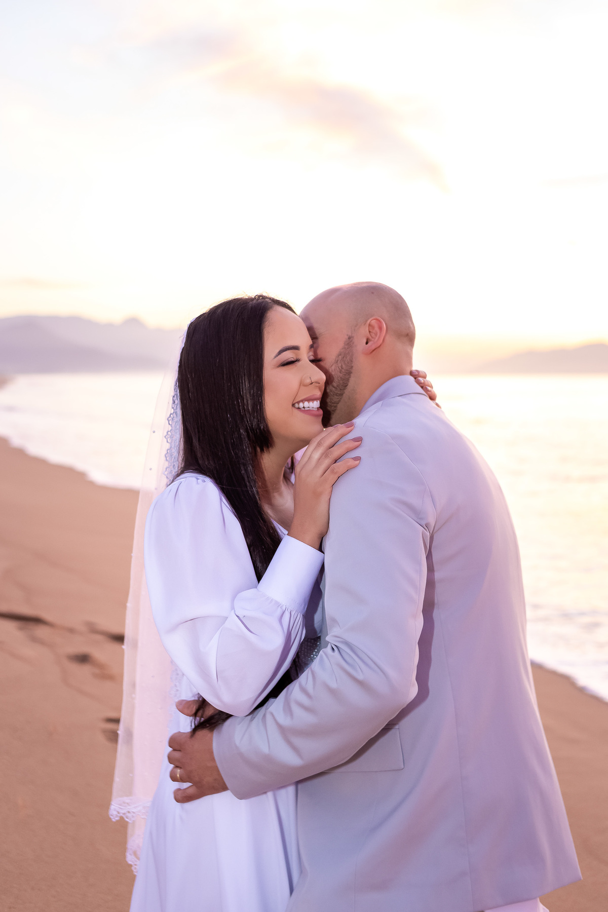 Wedding na praia - Pré-Wedding em Caraguatatuba - Praia da Lagoa Azul - Wedding Daniela e Lucas