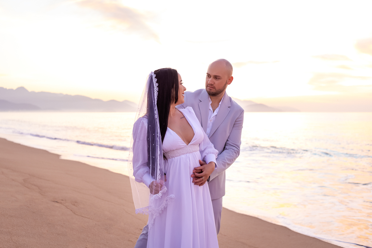 Wedding na praia - Pré-Wedding em Caraguatatuba - Praia da Lagoa Azul - Wedding Daniela e Lucas