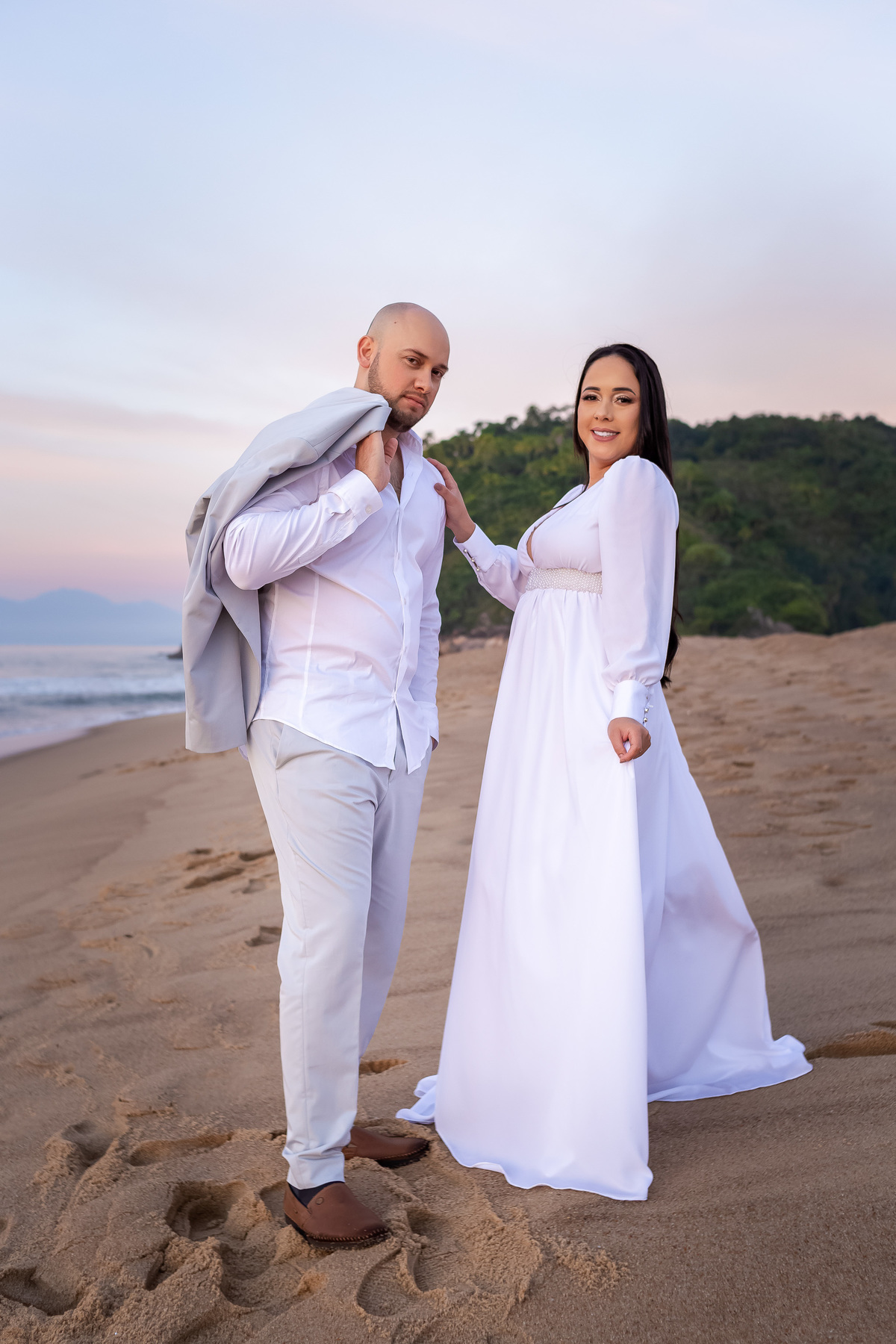 Wedding na praia - Pré-Wedding em Caraguatatuba - Praia da Lagoa Azul - Wedding Daniela e Lucas