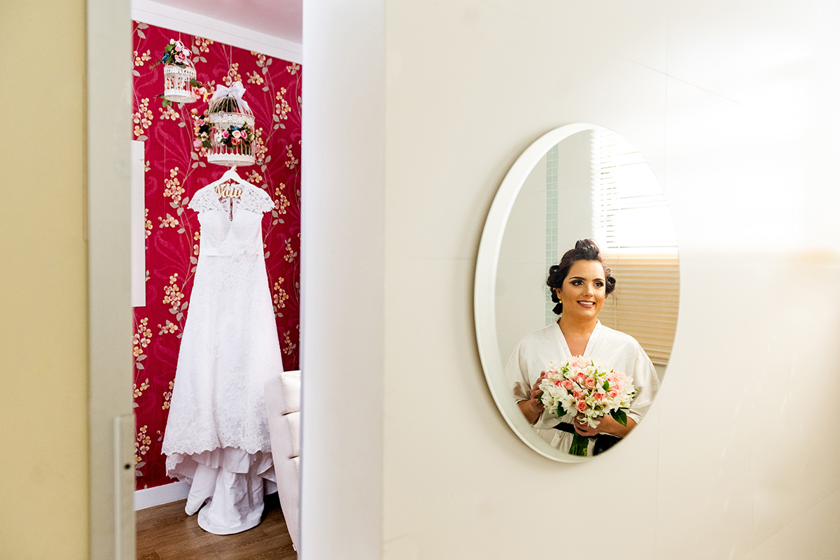 casais fotografos, vestido de noiva, terno de noivo, fotografos em cubatão, festa de casamento no acic, acic cubatão, claudia cordeiro decoração, decoração clean, decoração dourado com branco, noivas andrea coiffeur