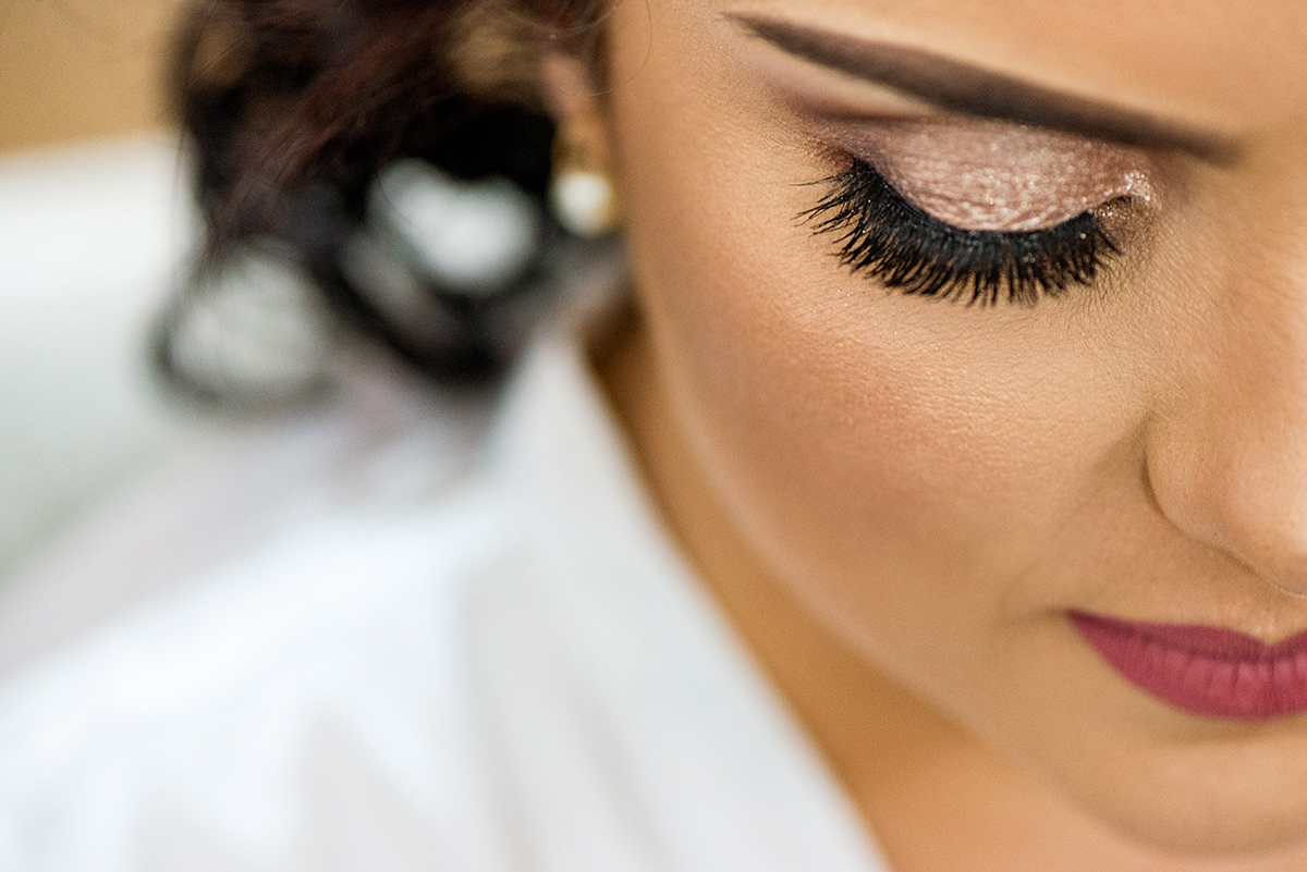 casais fotografos, vestido de noiva, terno de noivo, fotografos em cubatão, festa de casamento no acic, acic cubatão, claudia cordeiro decoração, decoração clean, decoração dourado com branco, noivas andrea coiffeur
