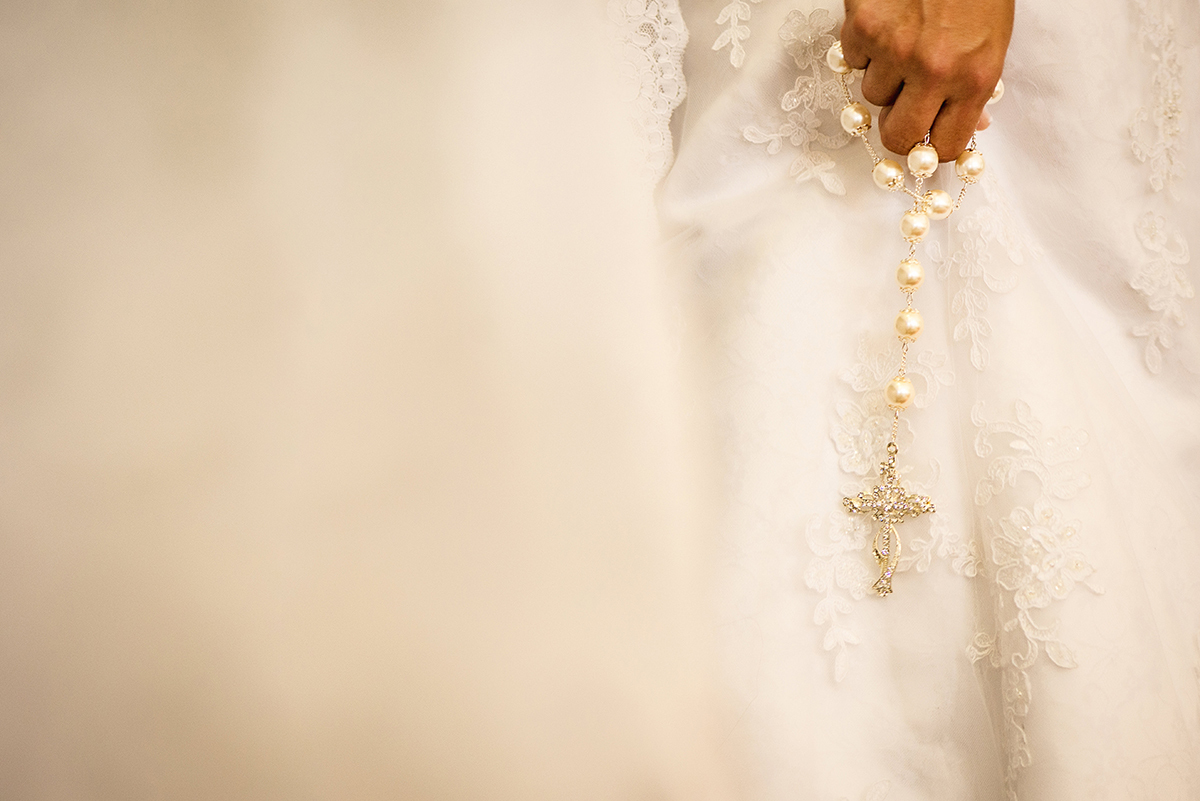 casais fotografos, vestido de noiva, terno de noivo, fotografos em cubatão, festa de casamento no acic, acic cubatão, claudia cordeiro decoração, decoração clean, decoração dourado com branco, noivas andrea coiffeur