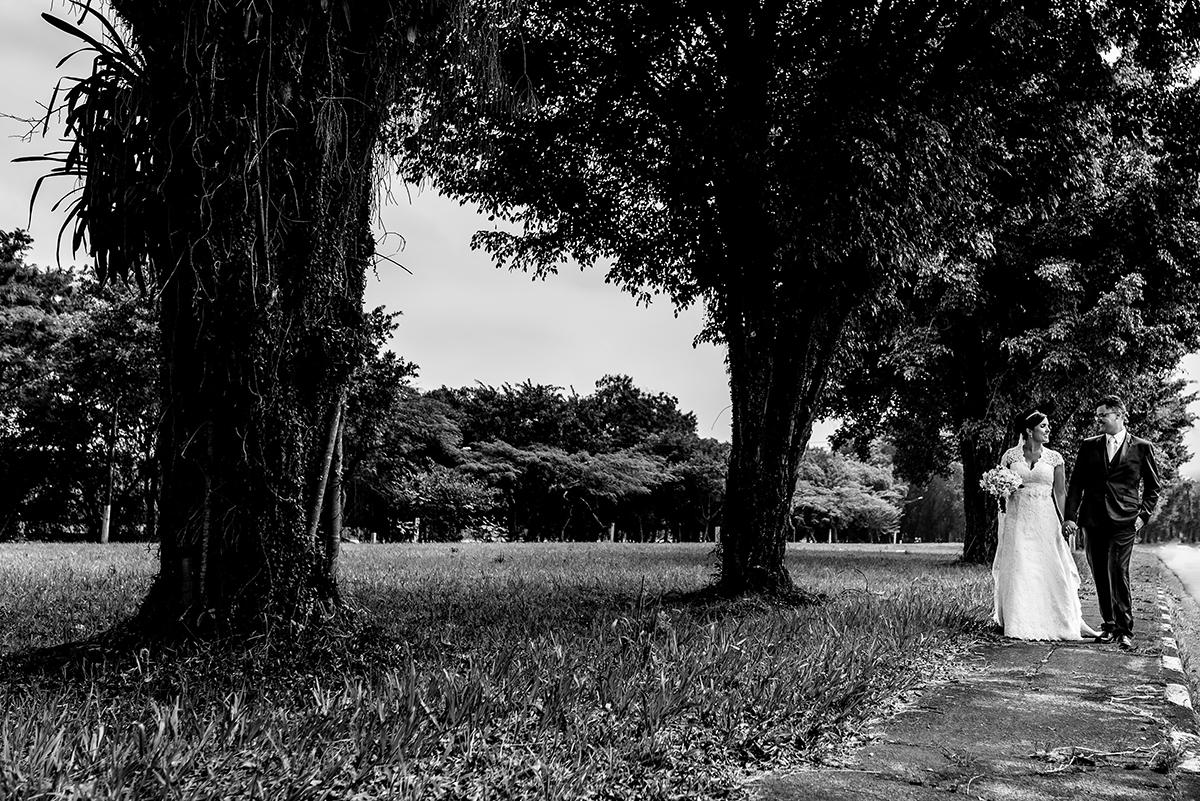 casais fotografos, vestido de noiva, terno de noivo, fotografos em cubatão, festa de casamento no acic, acic cubatão, claudia cordeiro decoração, decoração clean, decoração dourado com branco, noivas andrea coiffeur