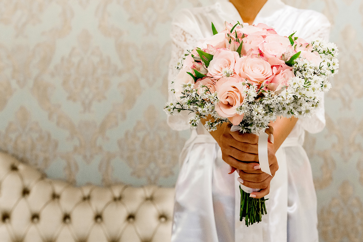 casais fotografos, vestido de noiva, terno de noivo, fotografos em cubatão, festa de casamento no acic, acic cubatão, claudia cordeiro decoração, decoração clean, decoração dourado com branco, longe mariana assis