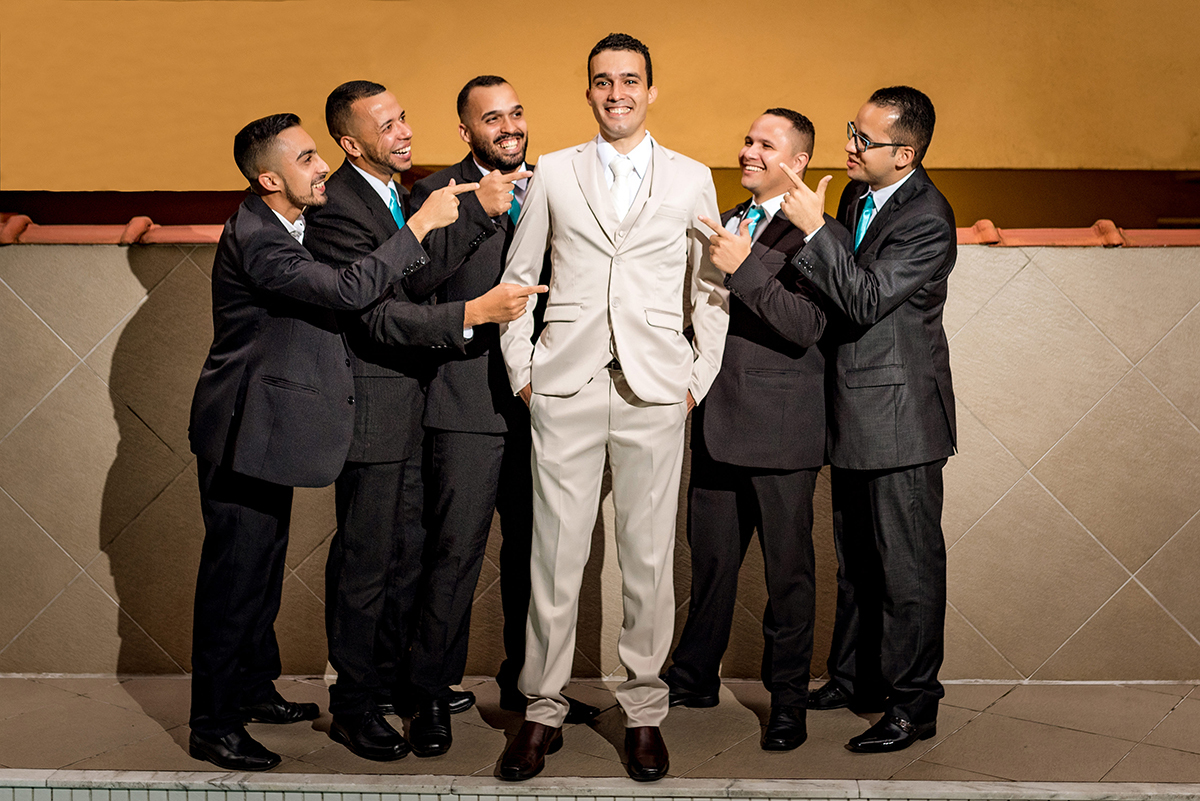 casais fotografos, vestido de noiva, terno de noivo, fotografos em cubatão, festa de casamento no acic, acic cubatão, claudia cordeiro decoração, decoração clean, decoração dourado com branco, acic cubatão