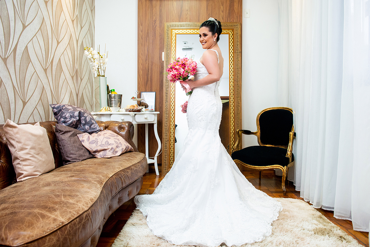dia, noiva, preparação da noiva, casamento, bride, fotografia em são vicente, fotografos de casamento, estudio de fotografia, noiva de trança, penteado para noiva, vestido de noiva, buque rosa