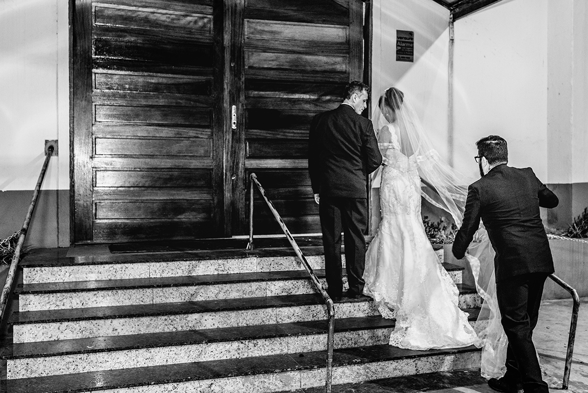 dia, noiva, preparação da noiva, casamento, bride, fotografia em são vicente, fotografos de casamento, estudio de fotografia, noiva de trança, penteado para noiva, vestido de noiva, buque rosa, entra da noiva, fotografia de casamento, são vicente