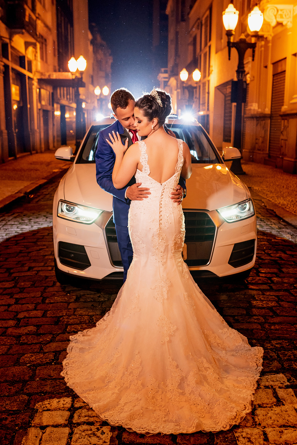 casamento na igreja nossa senha do perpetuo socorro em santos, fotografos de casamento, olhares dos noivos, fotos de casamento, fotografo de casamento em praia grande, fotografo de casamento em santos, fotos externas, noivos na bolsa do cafe santos.