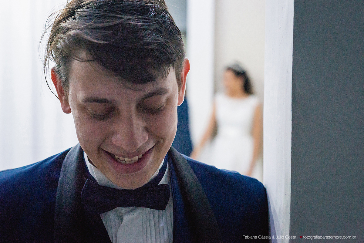 brinco da noiva,  madrinha de rosa claro, vestido madrinha rosé, vestido madrinha rosa claro, casamento na igreja, essencial studio, Dia da Noiva na Larissa, igreja adorai, casamento na igreja adorai, comunidade evangelica adorai, buque artificial, noivo 