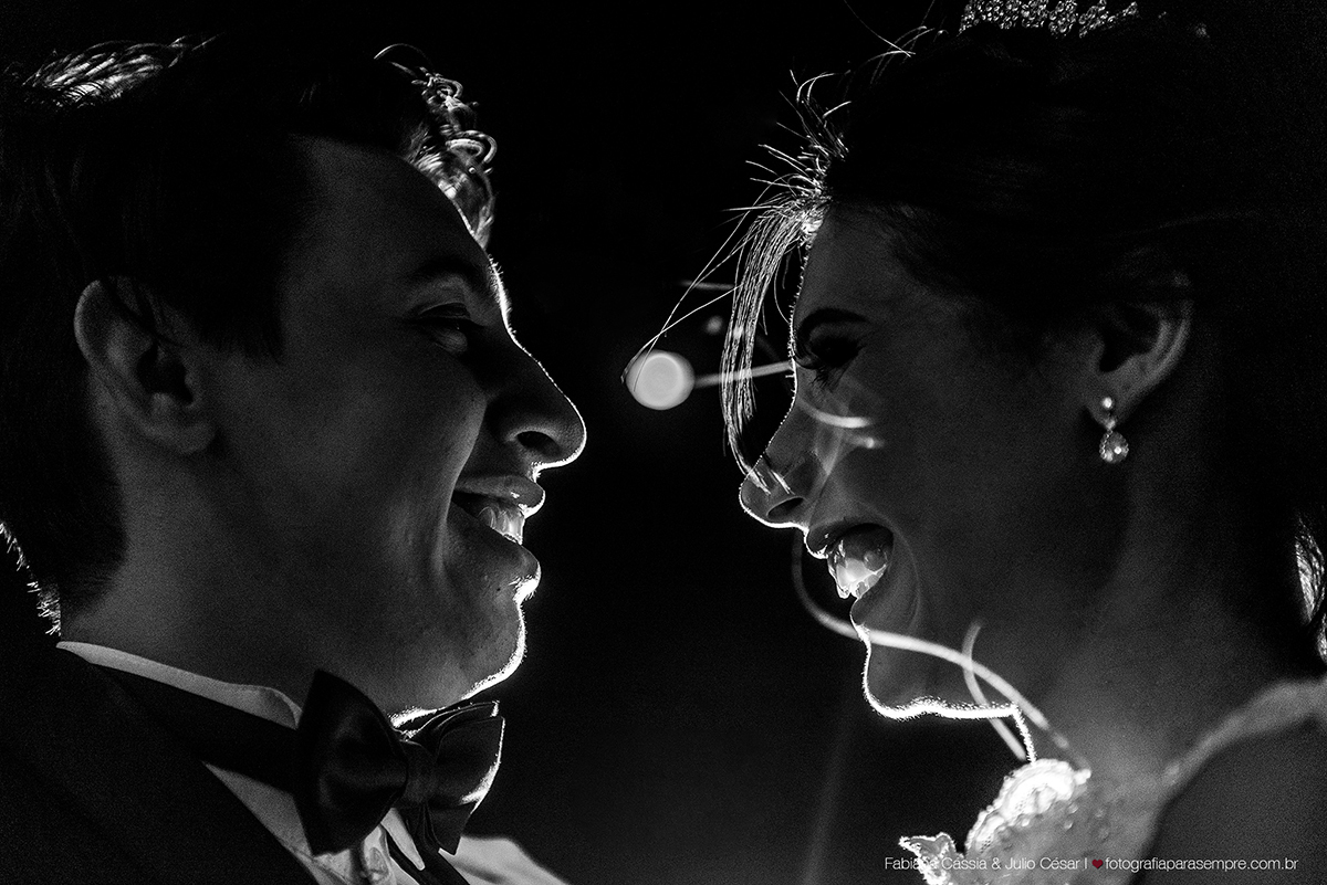 brinco da noiva,  madrinha de rosa claro, vestido madrinha rosé, vestido madrinha rosa claro, casamento na igreja, essencial studio, Dia da Noiva na Larissa, igreja adorai, casamento na igreja adorai, comunidade evangelica adorai, buque artificial, noivo 