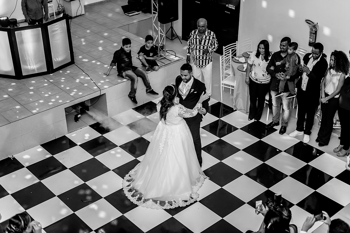 dia da noivo em apartamento, dia da noiva no hotel, noivas de são vicente, noiva de allstar, brinco da noiva, casamento na capela, casamento na capelinha, escola de samba no casamento, salão celebrar, dj beto freire