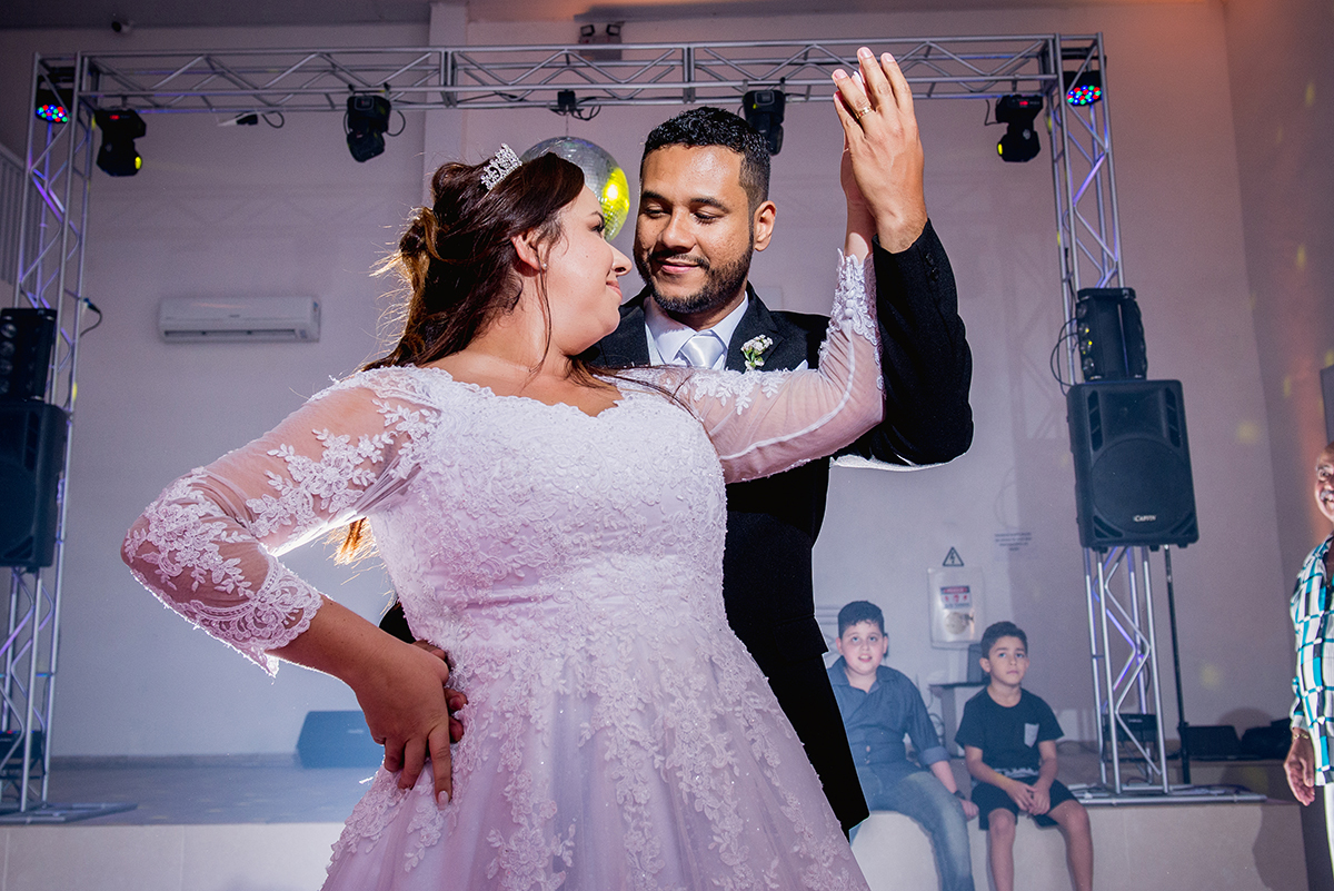 dia da noivo em apartamento, dia da noiva no hotel, noivas de são vicente, noiva de allstar, brinco da noiva, casamento na capela, casamento na capelinha, escola de samba no casamento, salão celebrar, dj beto freire