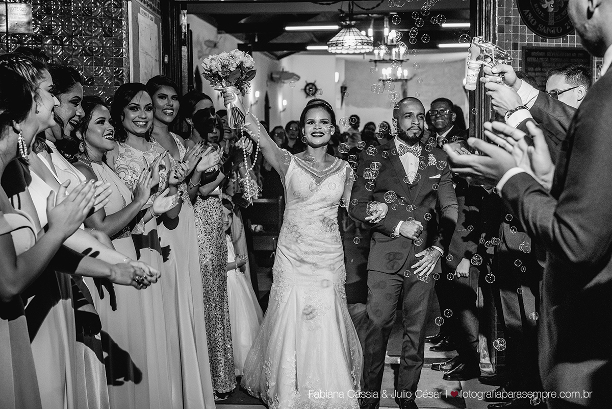 dia da noiva na casa 67, casa 67 santos, casamento na igreja nossa senhora dos navegantes, buffet green house, buque tns pasteis, noiva do raul gama, raul gama makeup, ensaio de noivos na pinacoteca, decoração de casamento, topo de bolo engraçado.