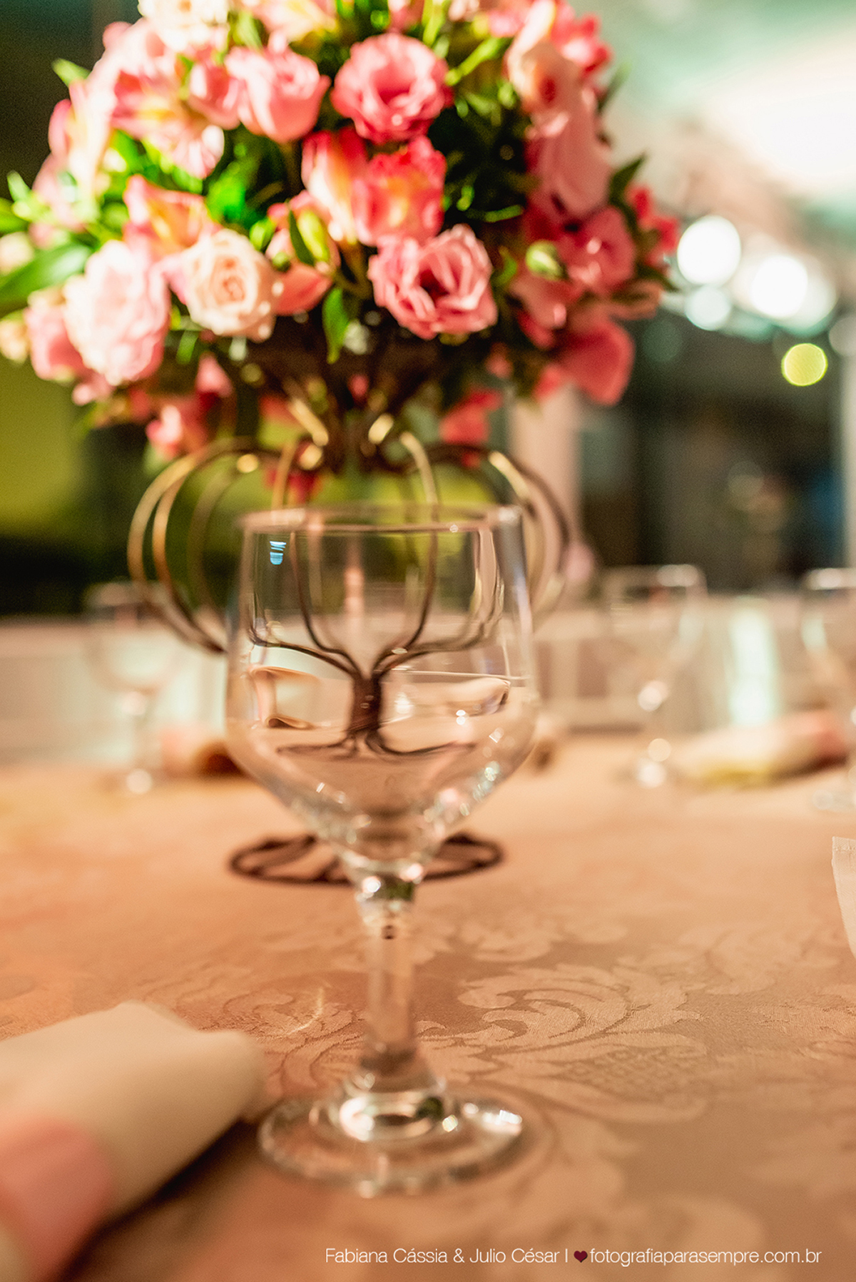 dia da noiva na casa 67, casa 67 santos, casamento na igreja nossa senhora dos navegantes, buffet green house, buque tns pasteis, noiva do raul gama, raul gama makeup, ensaio de noivos na pinacoteca, decoração de casamento, topo de bolo engraçado.