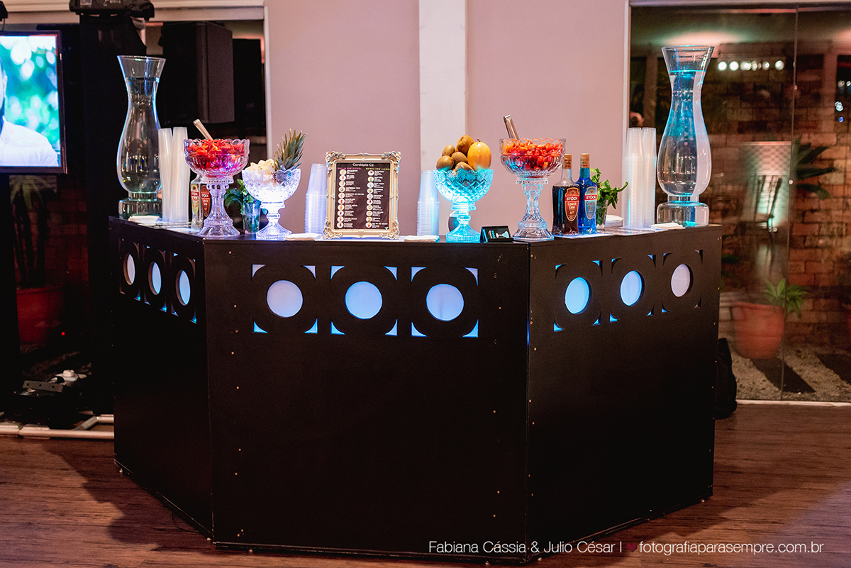 dia da noiva na casa 67, casa 67 santos, casamento na igreja nossa senhora dos navegantes, buffet green house, buque tns pasteis, noiva do raul gama, raul gama makeup, ensaio de noivos na pinacoteca, decoração de casamento, topo de bolo engraçado.