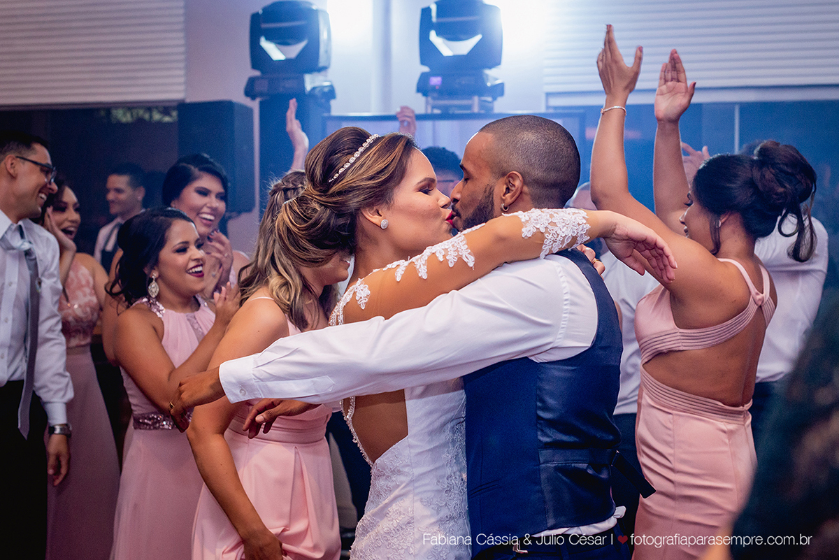 dia da noiva na casa 67, casa 67 santos, casamento na igreja nossa senhora dos navegantes, buffet green house, buque tns pasteis, noiva do raul gama, raul gama makeup, ensaio de noivos na pinacoteca, decoração de casamento, topo de bolo engraçado.dia da n