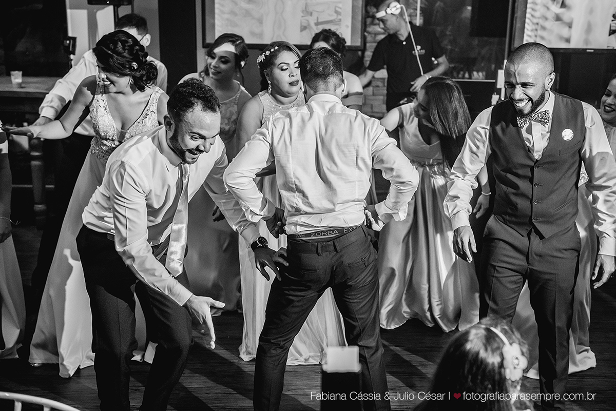 dia da noiva na casa 67, casa 67 santos, casamento na igreja nossa senhora dos navegantes, buffet green house, buque tns pasteis, noiva do raul gama, raul gama makeup, ensaio de noivos na pinacoteca, decoração de casamento, topo de bolo engraçado.