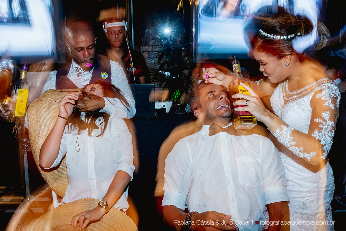 dia da noiva na casa 67, casa 67 santos, casamento na igreja nossa senhora dos navegantes, buffet green house, buque tns pasteis, noiva do raul gama, raul gama makeup, ensaio de noivos na pinacoteca, decoração de casamento, topo de bolo engraçado.