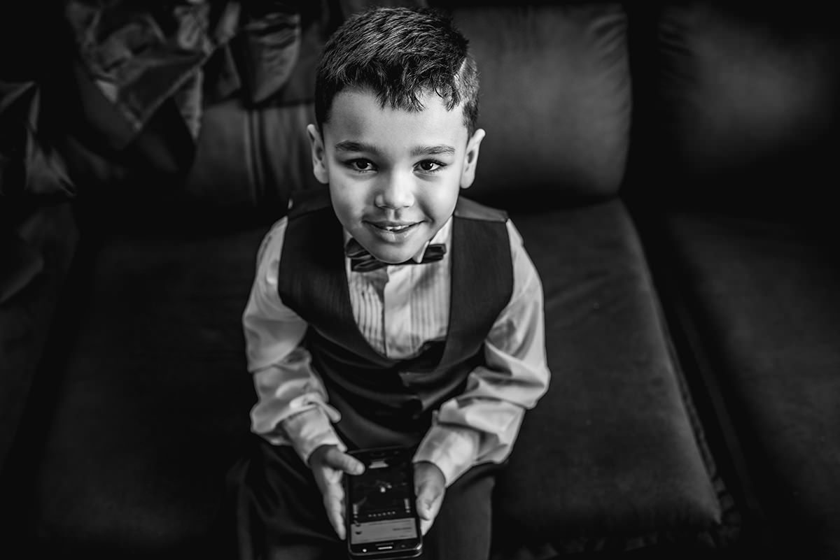 
dia da noiva Andre, dia da noiva Duda Rodrigues, casamento no coração de maria, igreja coração de maria, centro portugues, buque rosa, madrinha de vinho, madrinhas de azul, fotos de casamento na bolsa do café.