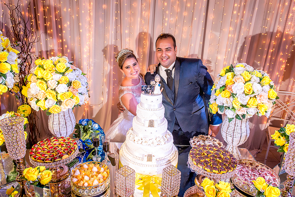 dia da noiva esfinges, buffet dilma, fotografia de casamento em são vicente, madrinhas de azul, baloes de gas helio, balada de casamento, sapaitinho da noiva, vaca no sapatinho da noiva, valsa dos noivos, crianças no casamento.