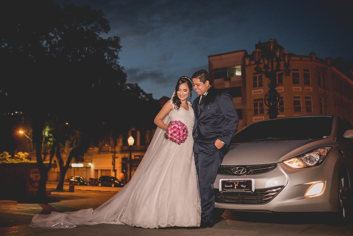 
dia da noiva na mariana assis lounge, lounge mariana assis, vestido de noiva, casamento no brunelli, buque de rosas, penteado cabelo solto , dia no noivo na barber shape, casamento na igreja são francisco, baloes de gaz helio, noivos felizes, 