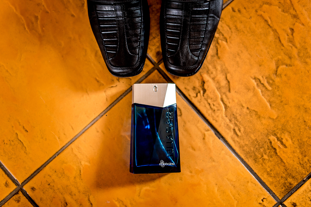 recanto alegro buffet, buque azul, noiva ruiva, dia da noiva gattos coiffeur, chacara do mosteiro, pai da noiva falecido, mãe da noiva olhando a noiva, terço da noiva, terço com foto do pai falecido. 