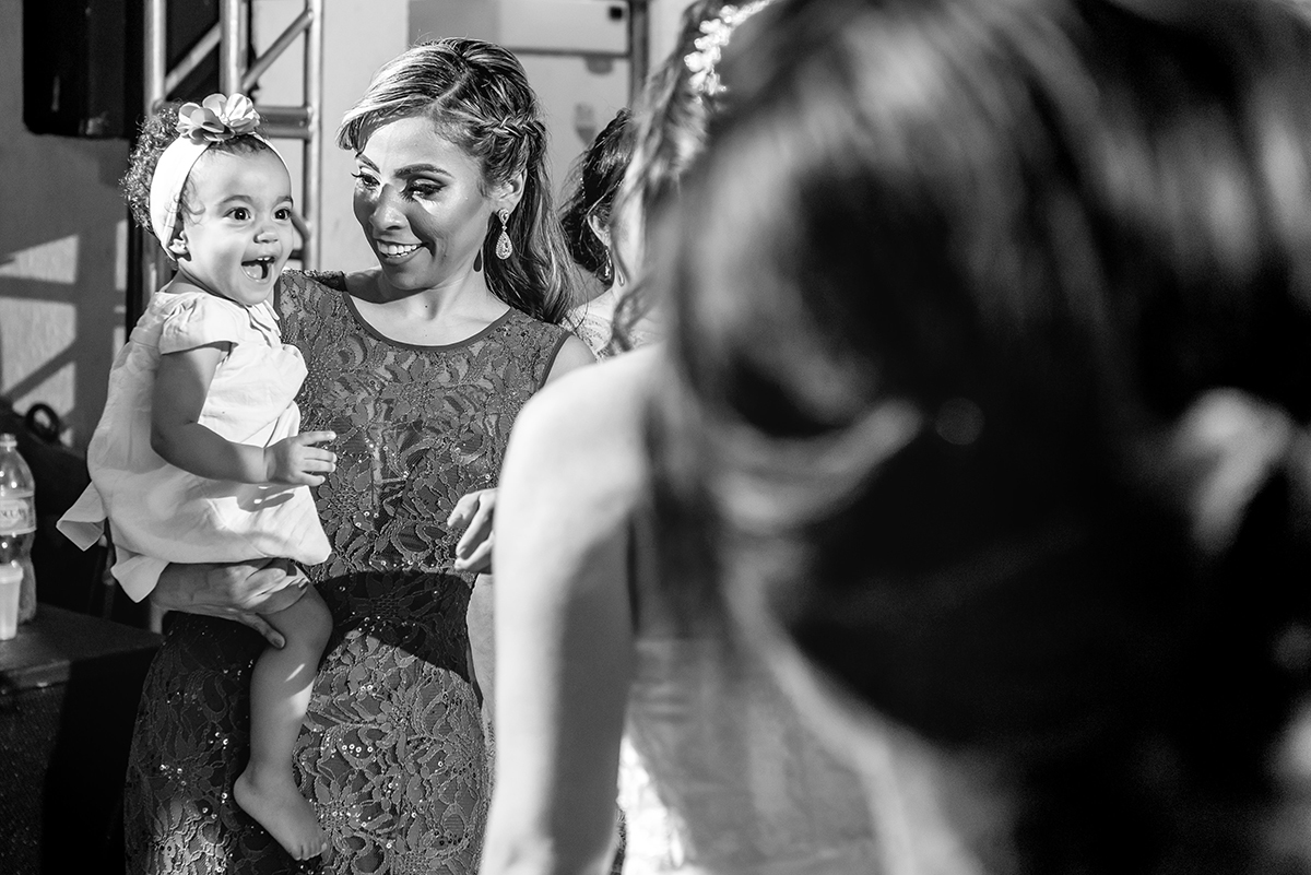 recanto alegro buffet, buque azul, noiva ruiva, dia da noiva gattos coiffeur, chacara do mosteiro, pai da noiva falecido, mãe da noiva olhando a noiva, terço da noiva, terço com foto do pai falecido. 