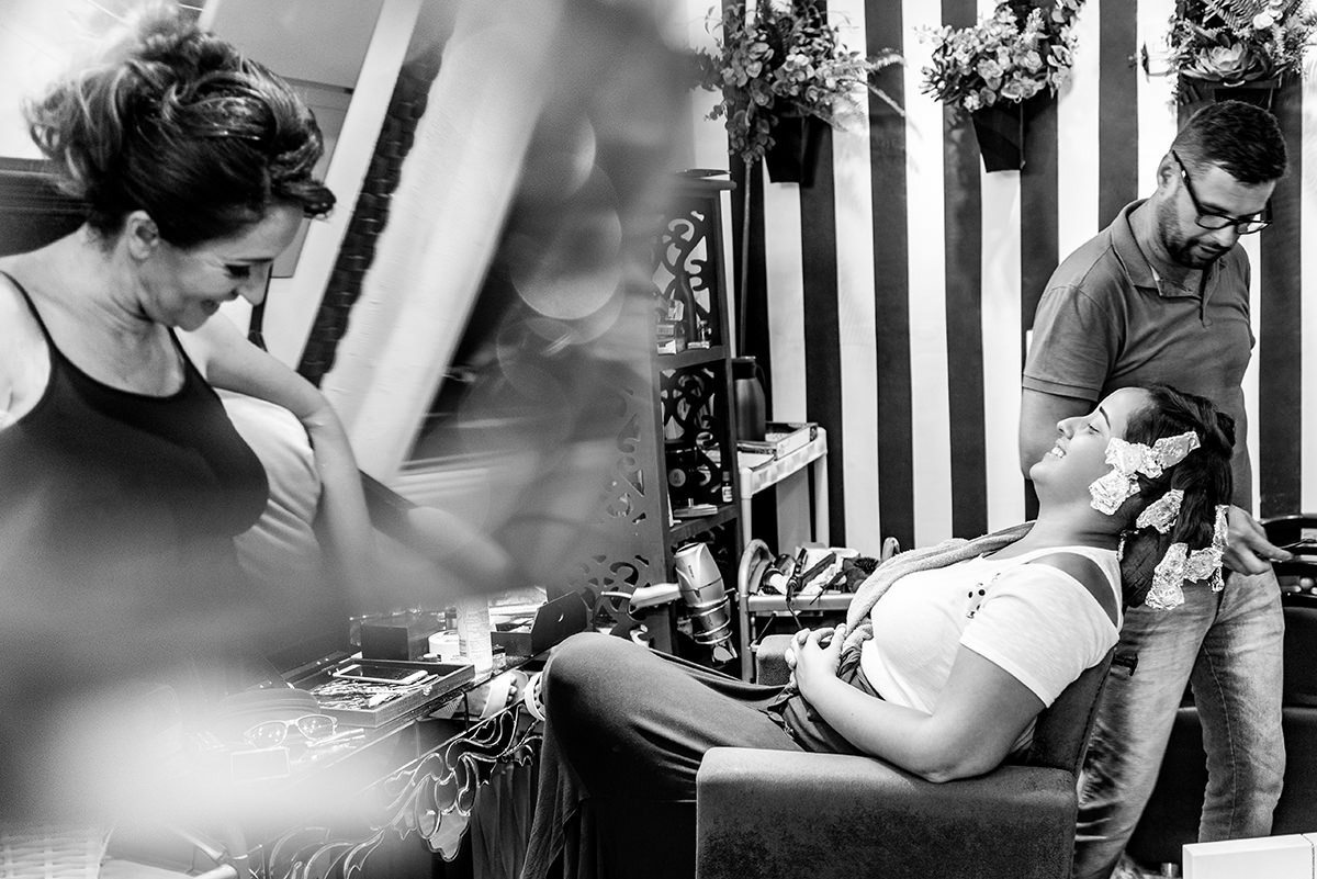 
buffet dilma, noiva ruiva, maquigem para noiva, brinde casamento, buque de rosas, veu e gravata, casmento em são vicente, carrinho de brigadeiro na festa, festa de casamento, fotografos em são vicente, fotojornalismo em casamento, fotos espontaneas em ca