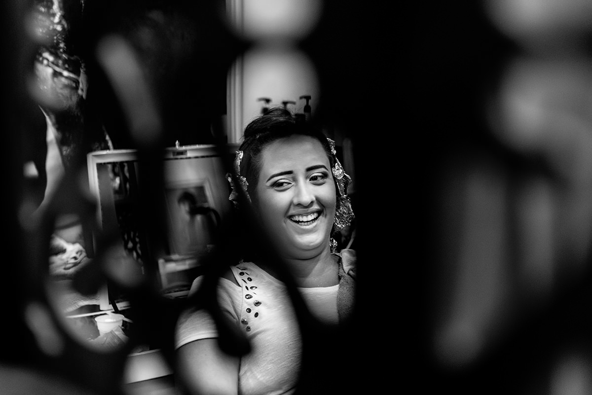 
buffet dilma, noiva ruiva, maquigem para noiva, brinde casamento, buque de rosas, veu e gravata, casmento em são vicente, carrinho de brigadeiro na festa, festa de casamento, fotografos em são vicente, fotojornalismo em casamento, fotos espontaneas em ca