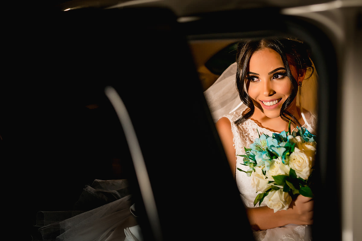 
noiva, vestido de noiva, buque de noiva rosa, buque de noiva vermelho, buque de noiva azul, terno de noivo,terno de noivo azul, terno de noivo preto, terno de noivo vinho, fotojornalismo, os melhores fotografos de casamento, 