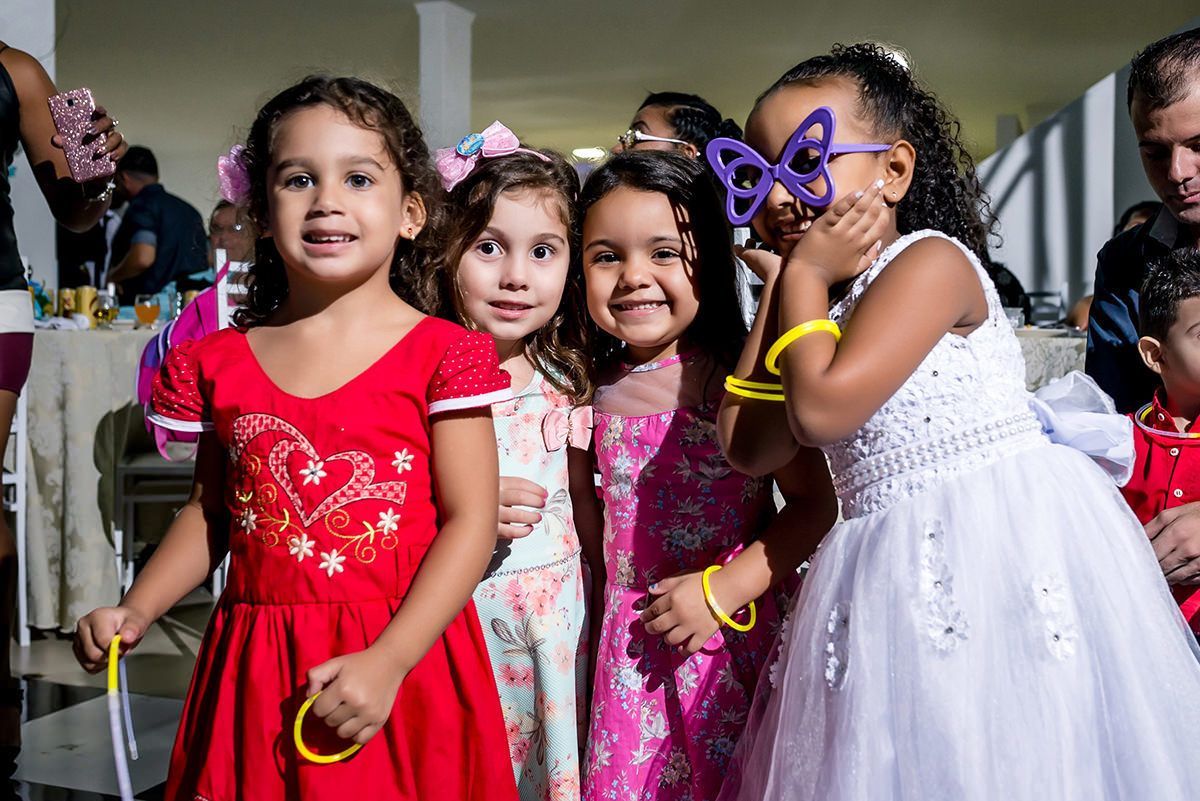 
noiva, vestido de noiva, buque de noiva rosa, buque de noiva vermelho, buque de noiva azul, terno de noivo,terno de noivo azul, terno de noivo preto, terno de noivo vinho, fotojornalismo, os melhores fotografos de casamento, 