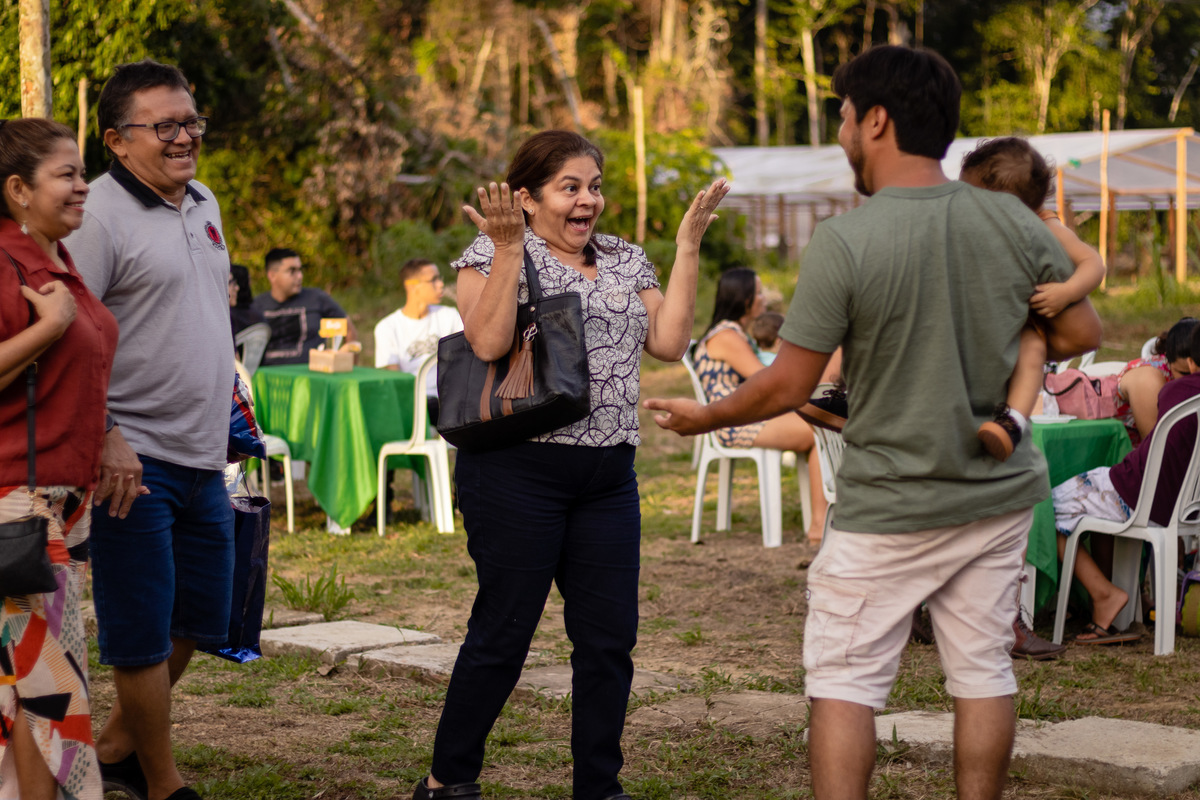 amigos; presente; roça; festa na roça; fazenda; aniversário;
