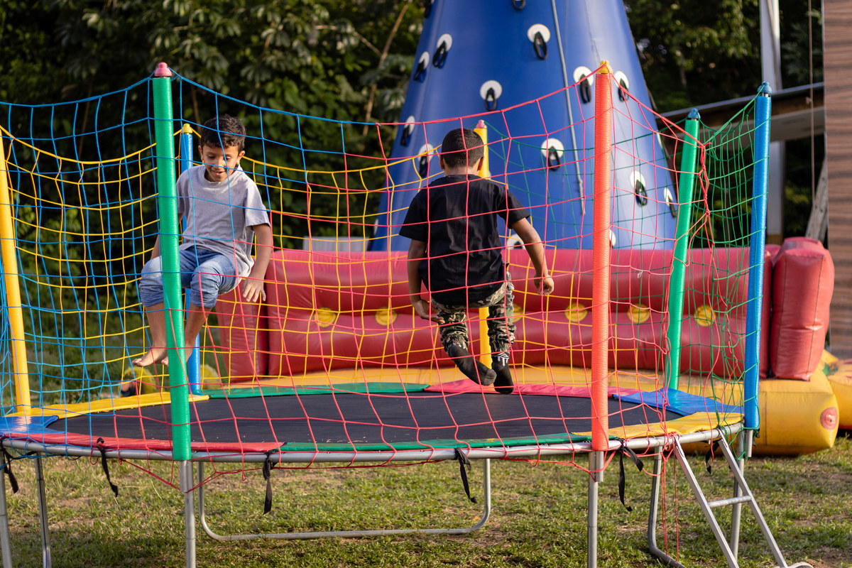 amigos; presente; roça; festa na roça; fazenda; aniversário; crianças;