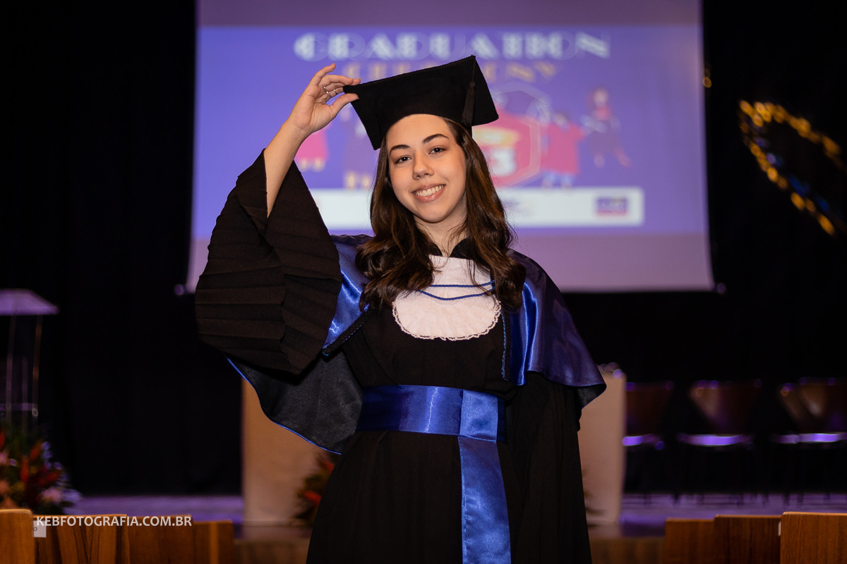 formatura; colação de grau; cerimônia de graduação; ICBEU; Instituto Cultural Brasil Estados Unidos; formandos; beca; fotógrafo Manaus; fotógrafo de formatura;