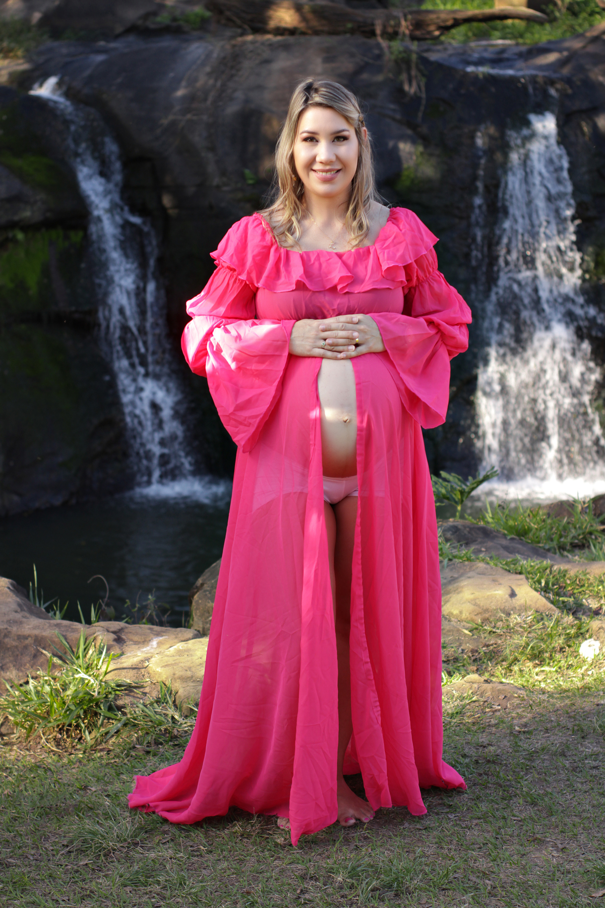 fazenda - ipanema - Sorocaba- São Paulo - Iperó - ensaio de gestante- fotografia de gestante - gravida - roupas para ensaio gestante- foto- de gestante - cachoeira- gestante