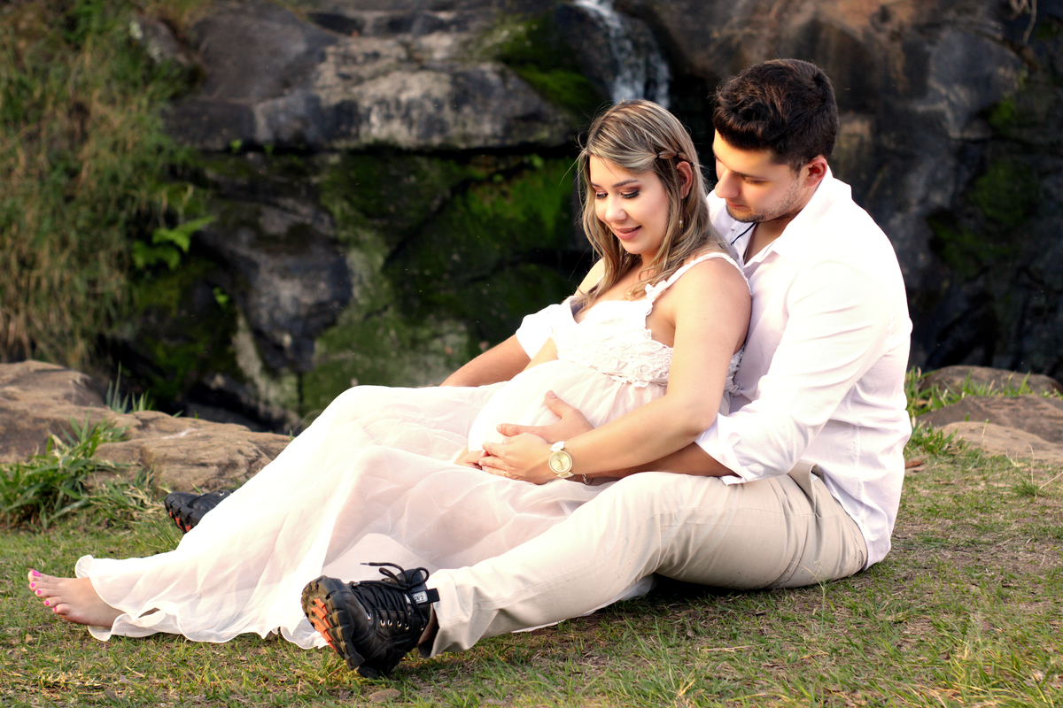 fazenda - ipanema - Sorocaba- São Paulo - Iperó - ensaio de gestante- fotografia de gestante - gravida - roupas para ensaio gestante- foto- de gestante - cachoeira- gestante 