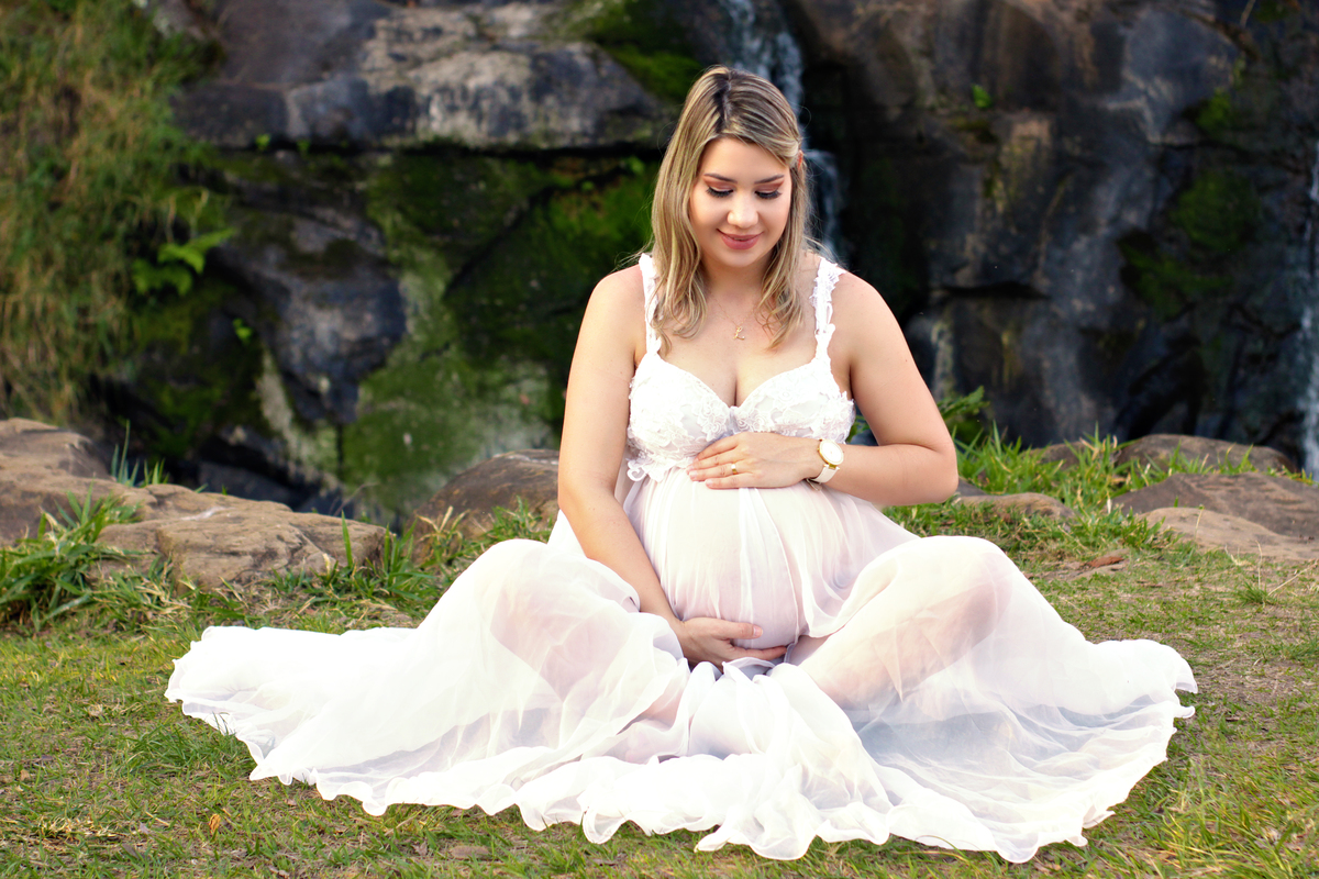 fazenda - ipanema - Sorocaba- São Paulo - Iperó - ensaio de gestante- fotografia de gestante - gravida - roupas para ensaio gestante- foto- de gestante - cachoeira- gestante 