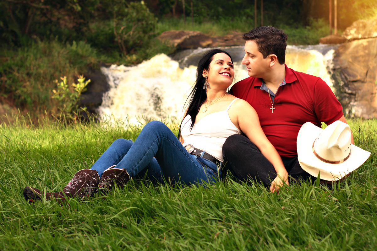 Pré Wedding - Fazenda Ipanema - fotos de casamento- fazenda ipanema - casamento - fotografia de casamento - casamento country - cowgirl - cowboy  -cachoeira - fotos na cachoeira  