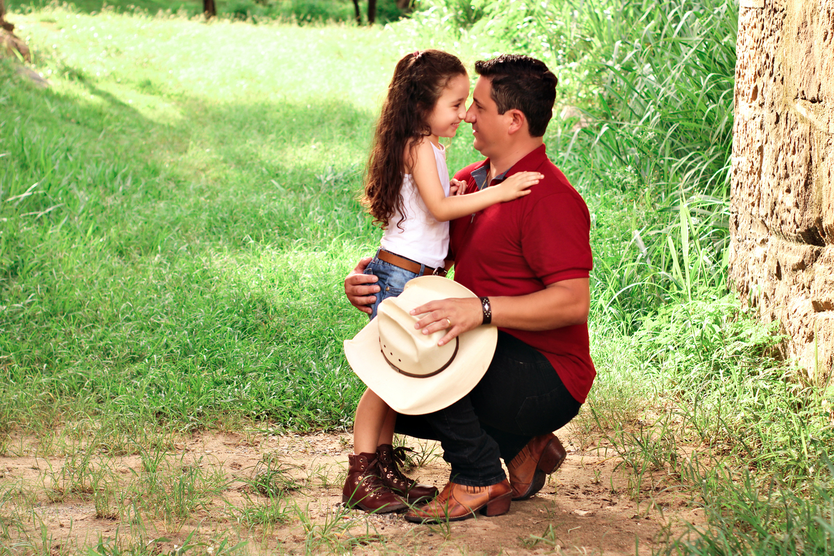 pai e filha - foto de família - fotografia de família - fotografia pai e filha - cowboy - cowgirl