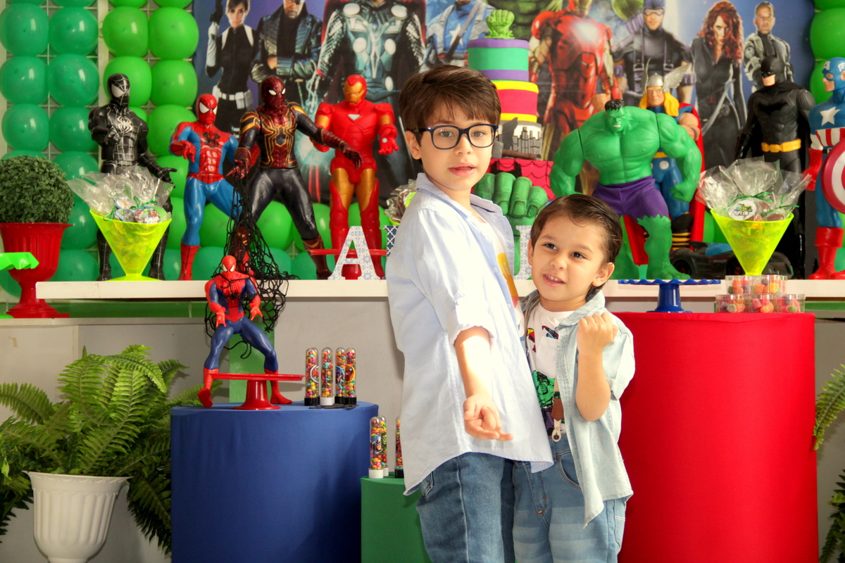 vingadores - festa de crianças - festa em buffet - homem de ferro - capitaão america