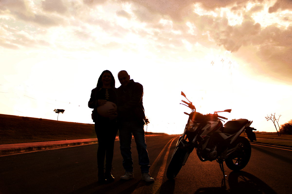 ensaio gestante - foto de gestante - foto de gravida - votorantim - são paulo- moto - ensaio de moto - mãe de menino