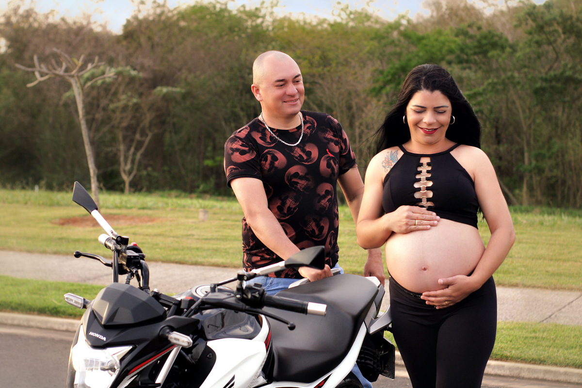 ensaio gestante - foto de gestante - foto de gravida - votorantim - são paulo- moto - ensaio de moto - mãe de menino